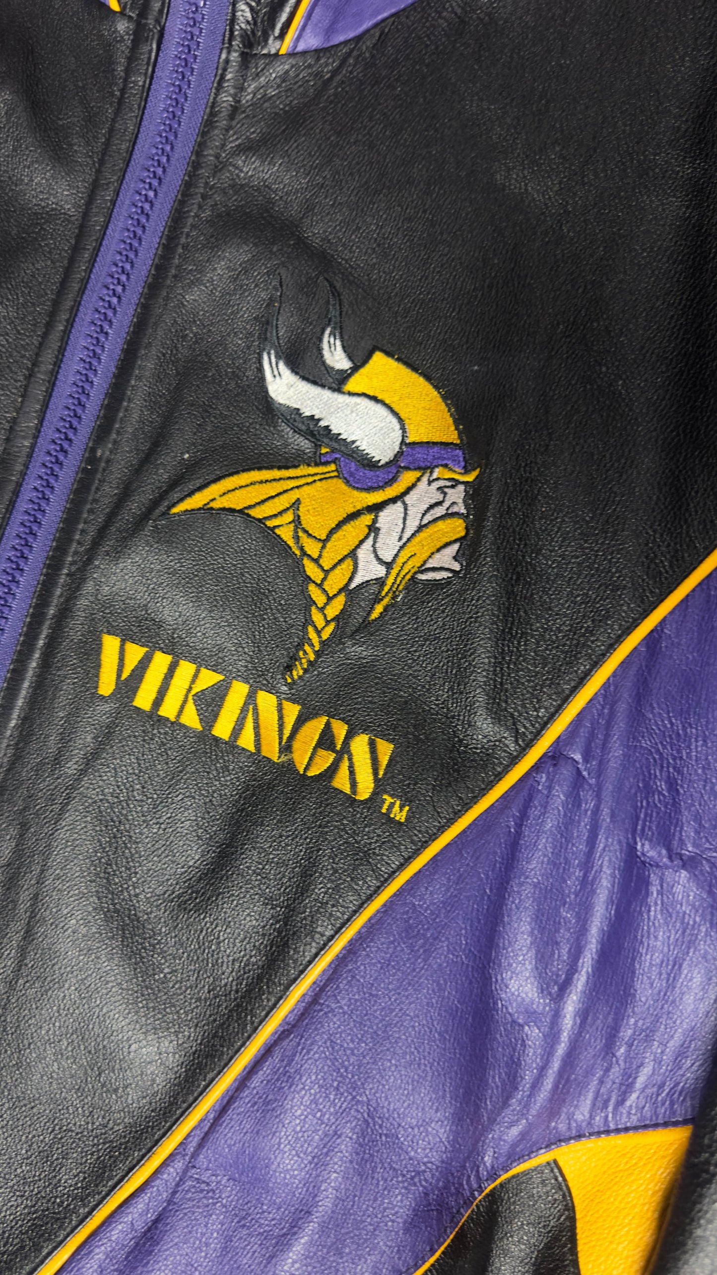 Minnesota Vikings Leather Pro Player (NFL Experience)