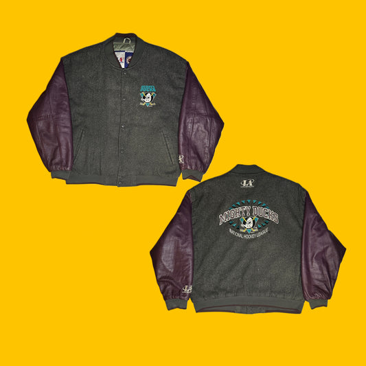 Logo 7 Mighty Ducks Letterman