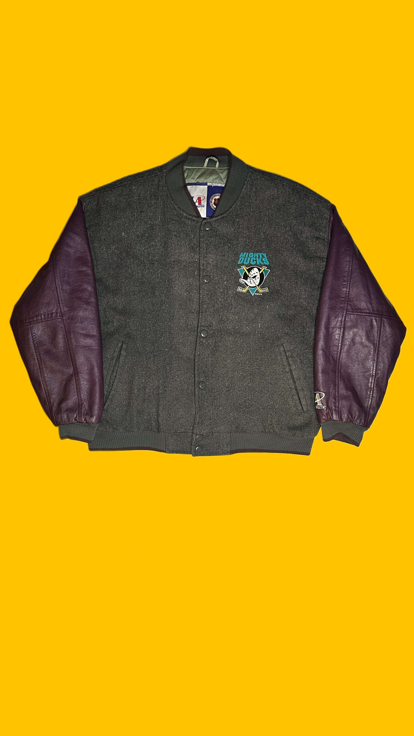 Logo 7 Mighty Ducks Letterman